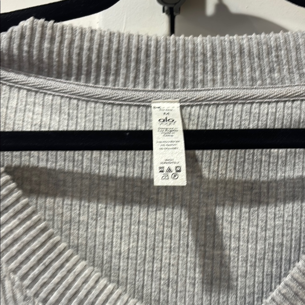 ALO Yoga Ribbed Gray Top